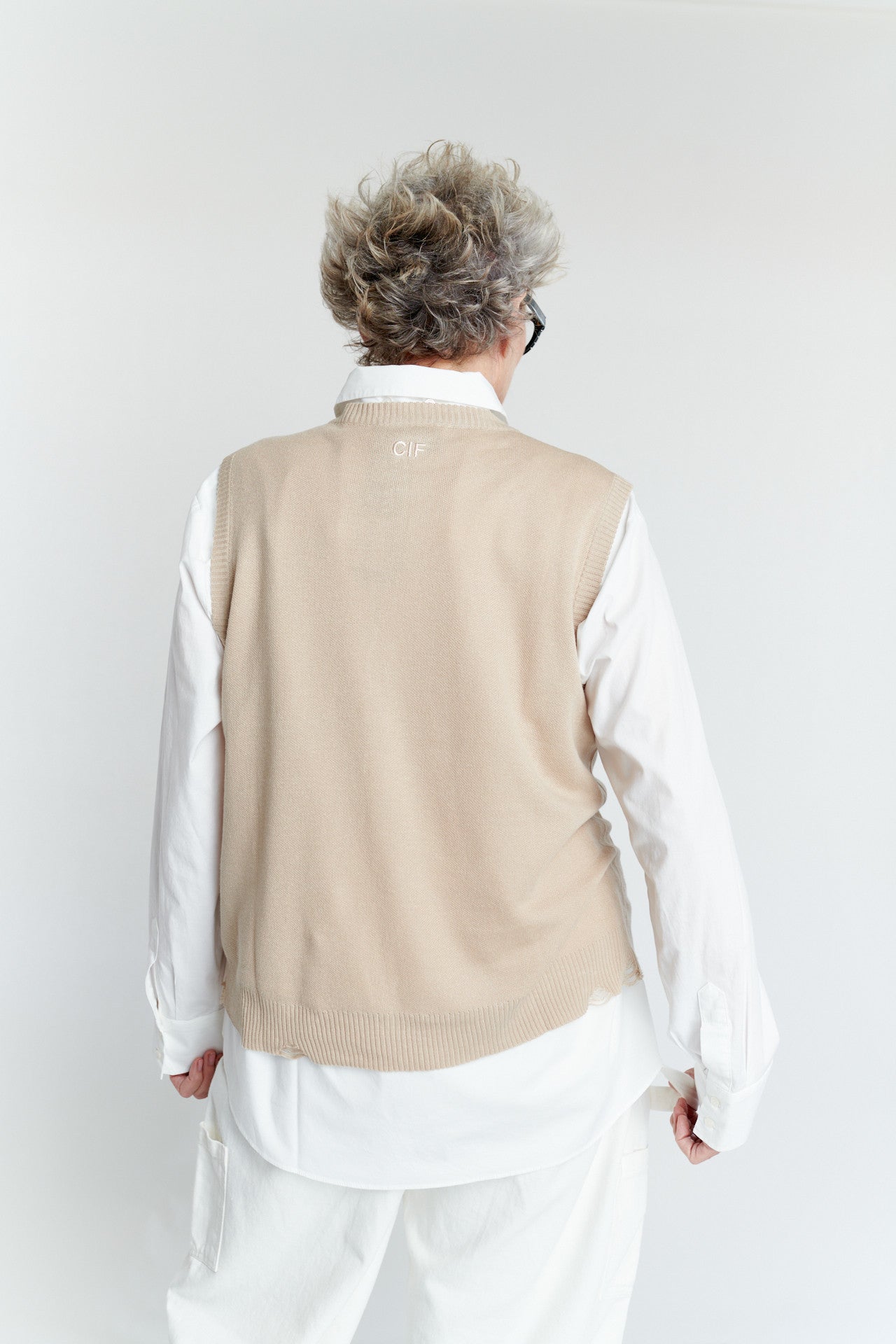 BEIGE RUBY CREW VEST