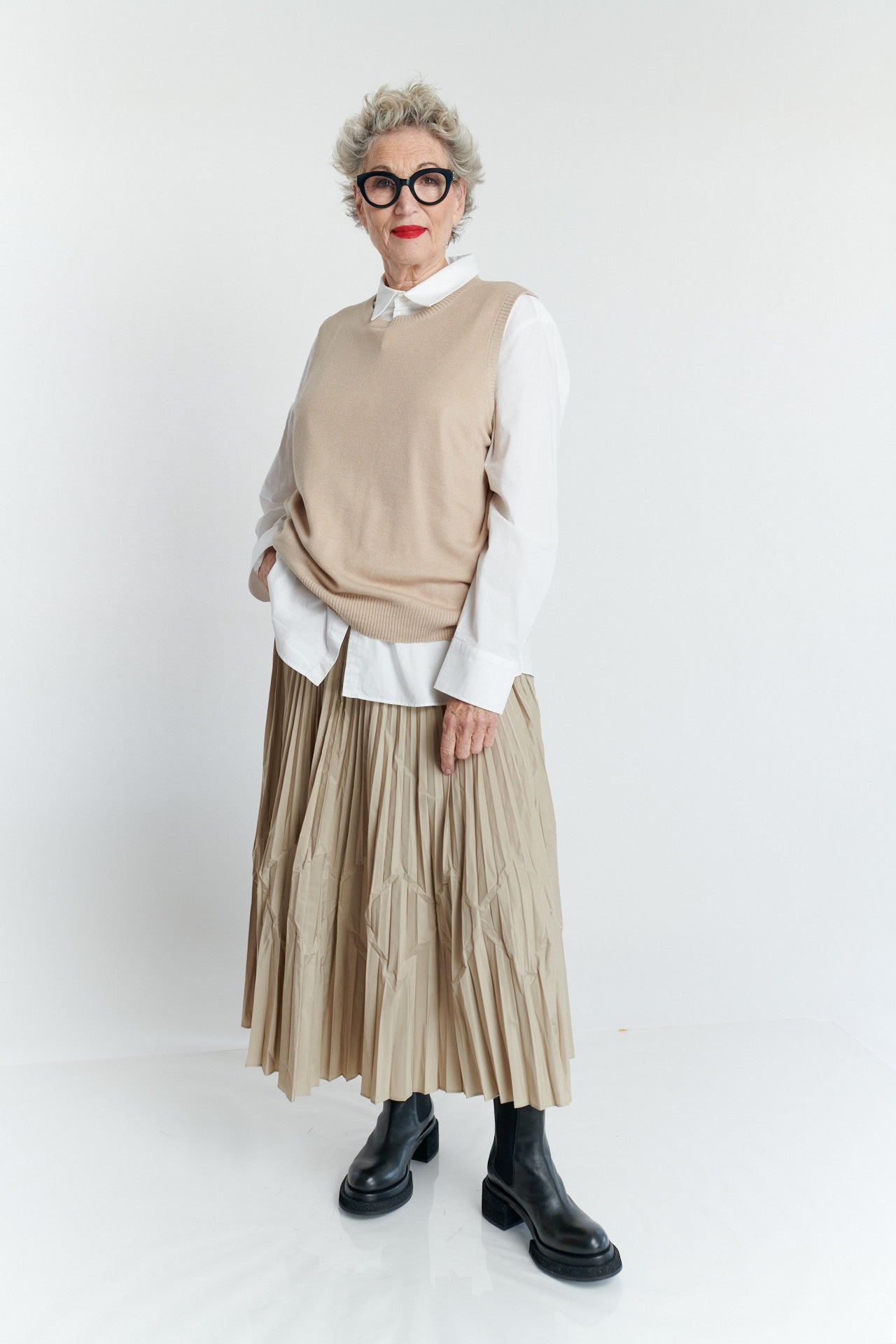 BEIGE RUBY CREW VEST