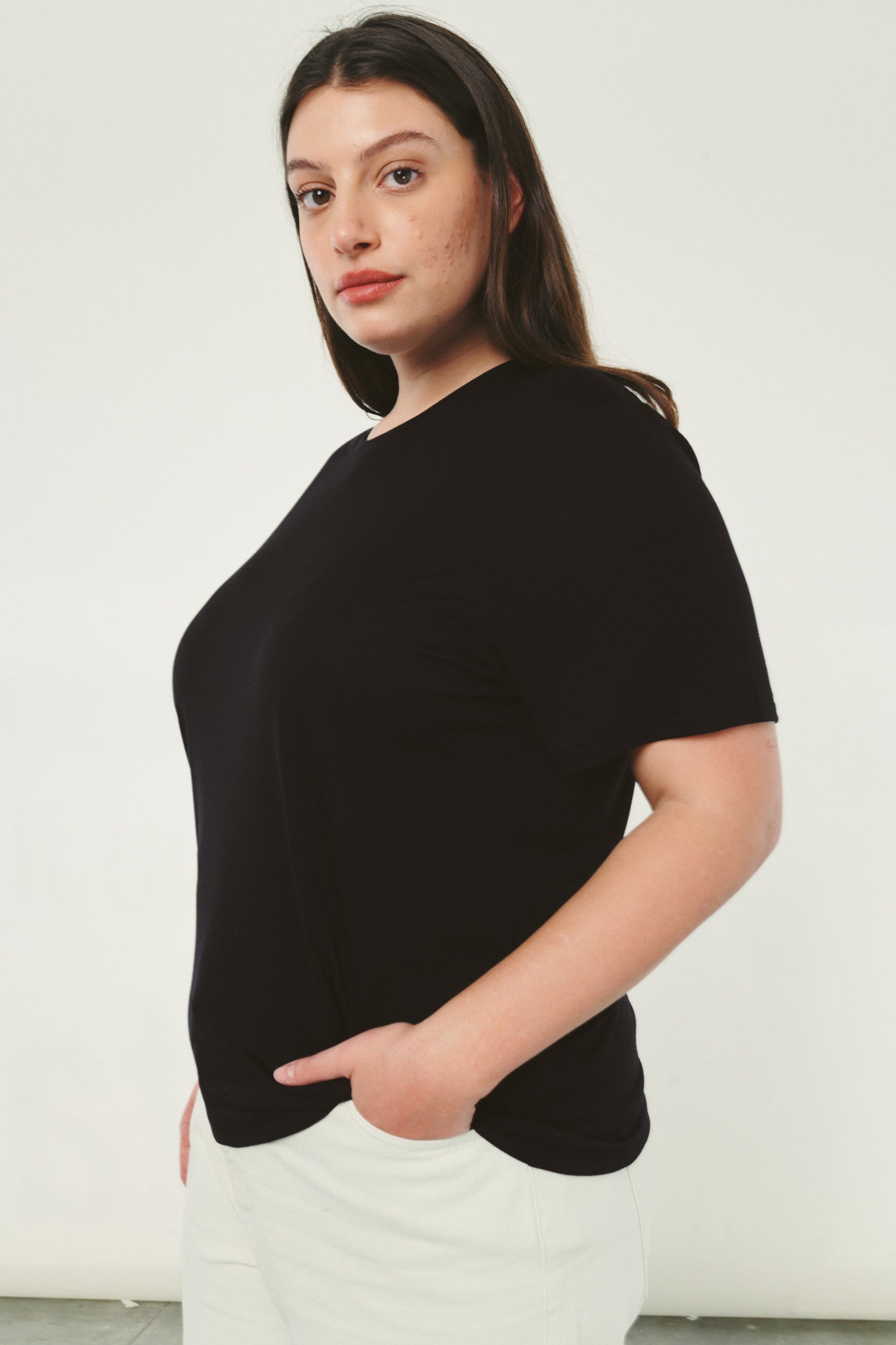 BLACK MALY T - SHIRT