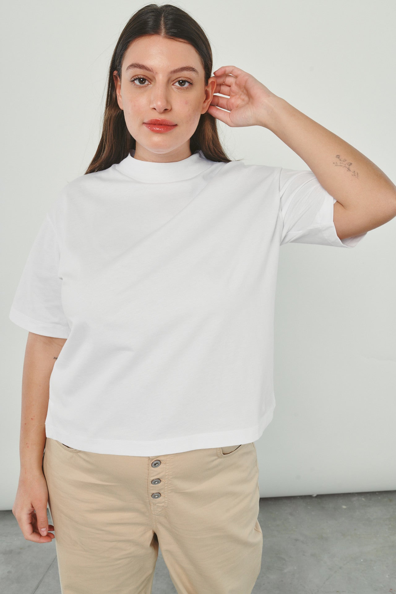 WHITE LESLIE T-SHIRT