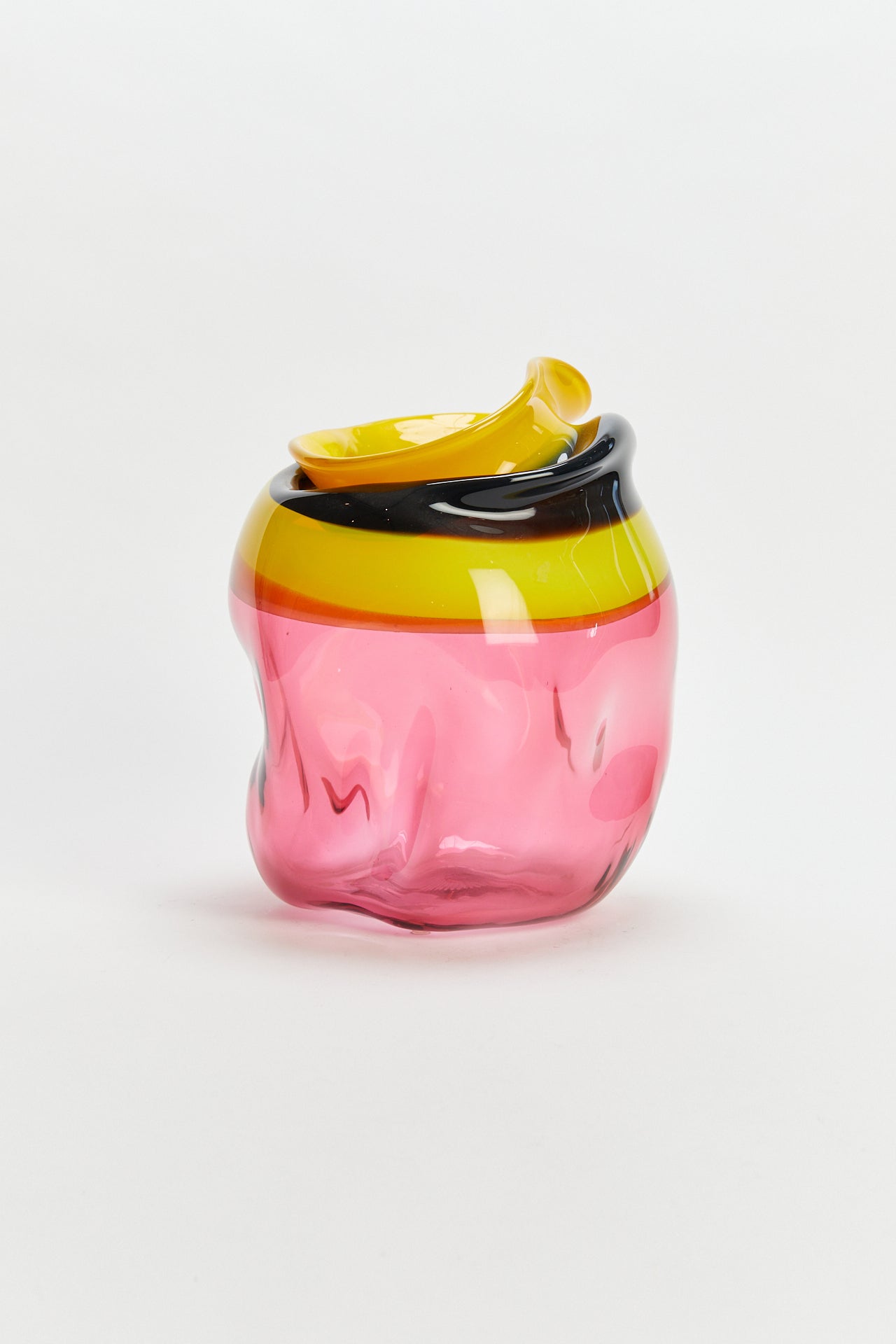 אגרטל ורוד צהוב שחור שפה מקופלת