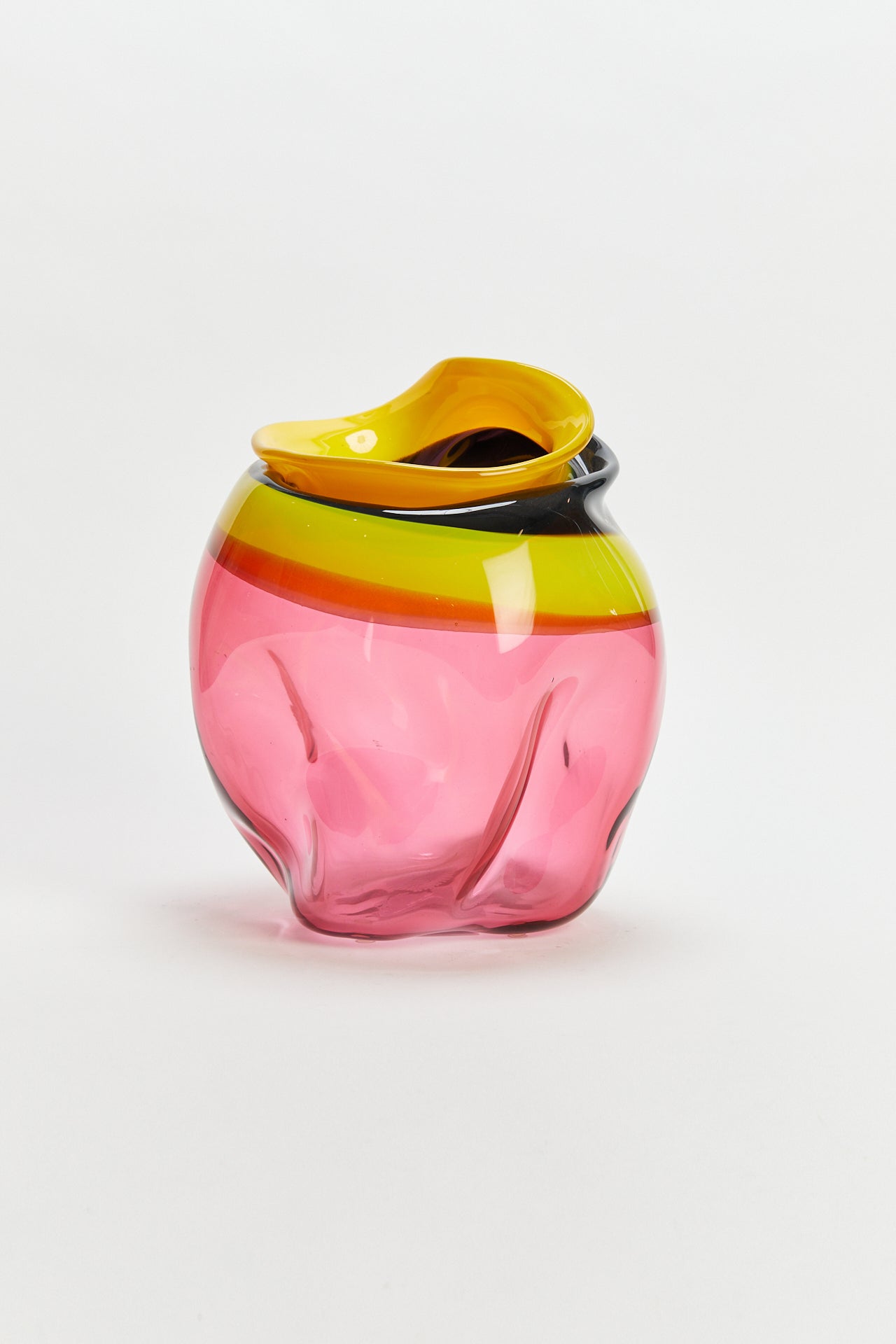 אגרטל ורוד צהוב שחור שפה מקופלת