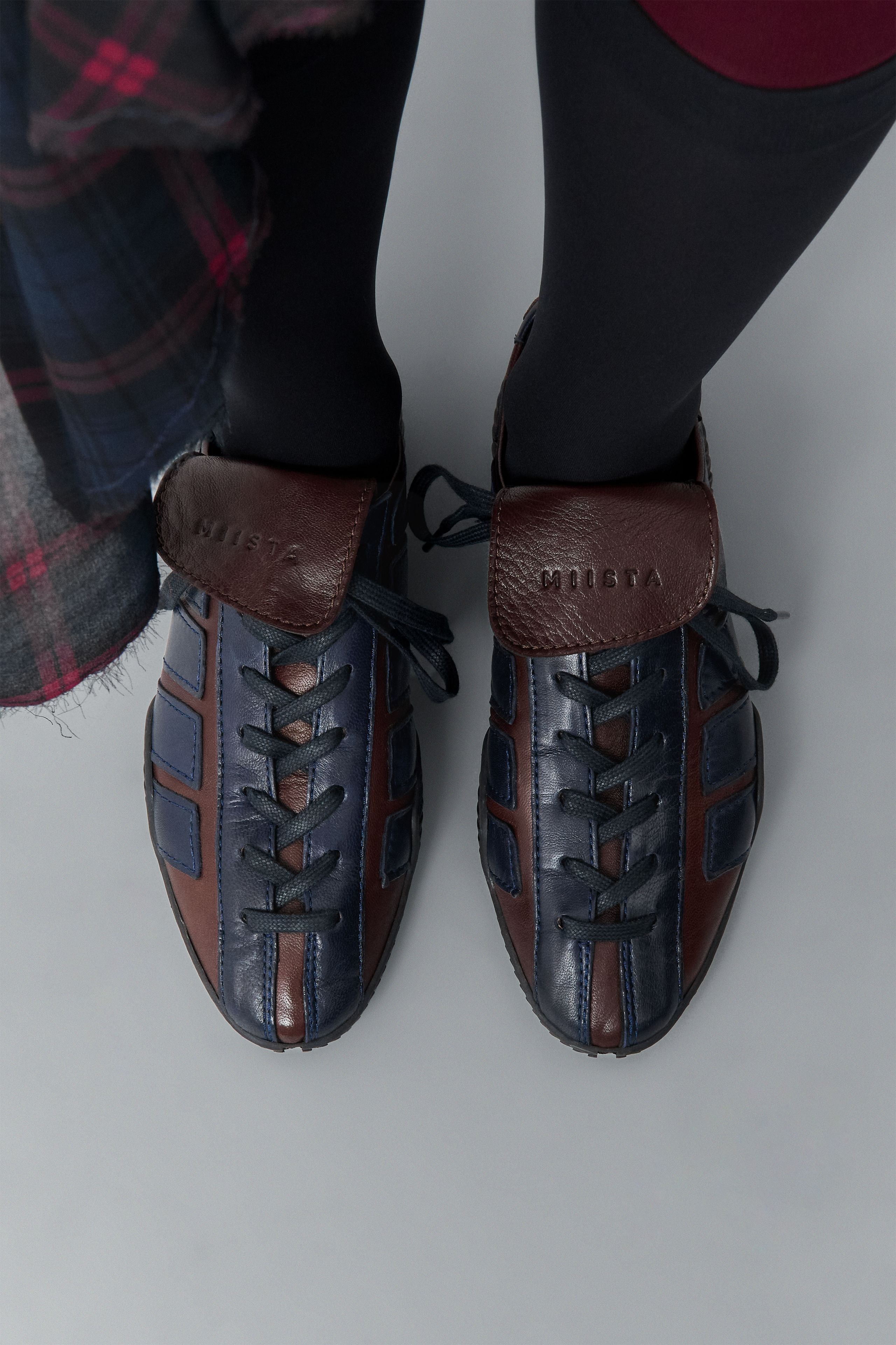 סניקרס ניקול חום כחול