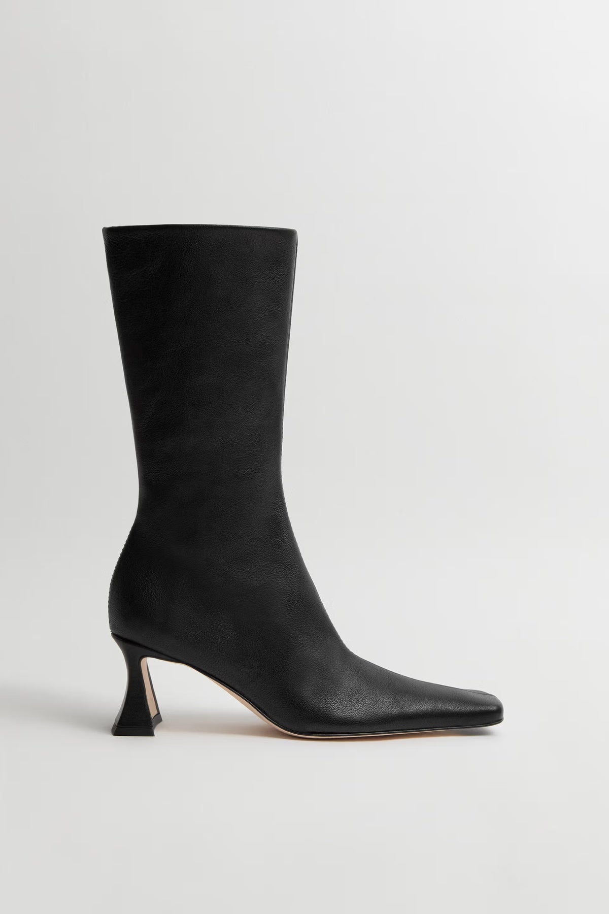 Araxi Black Boots