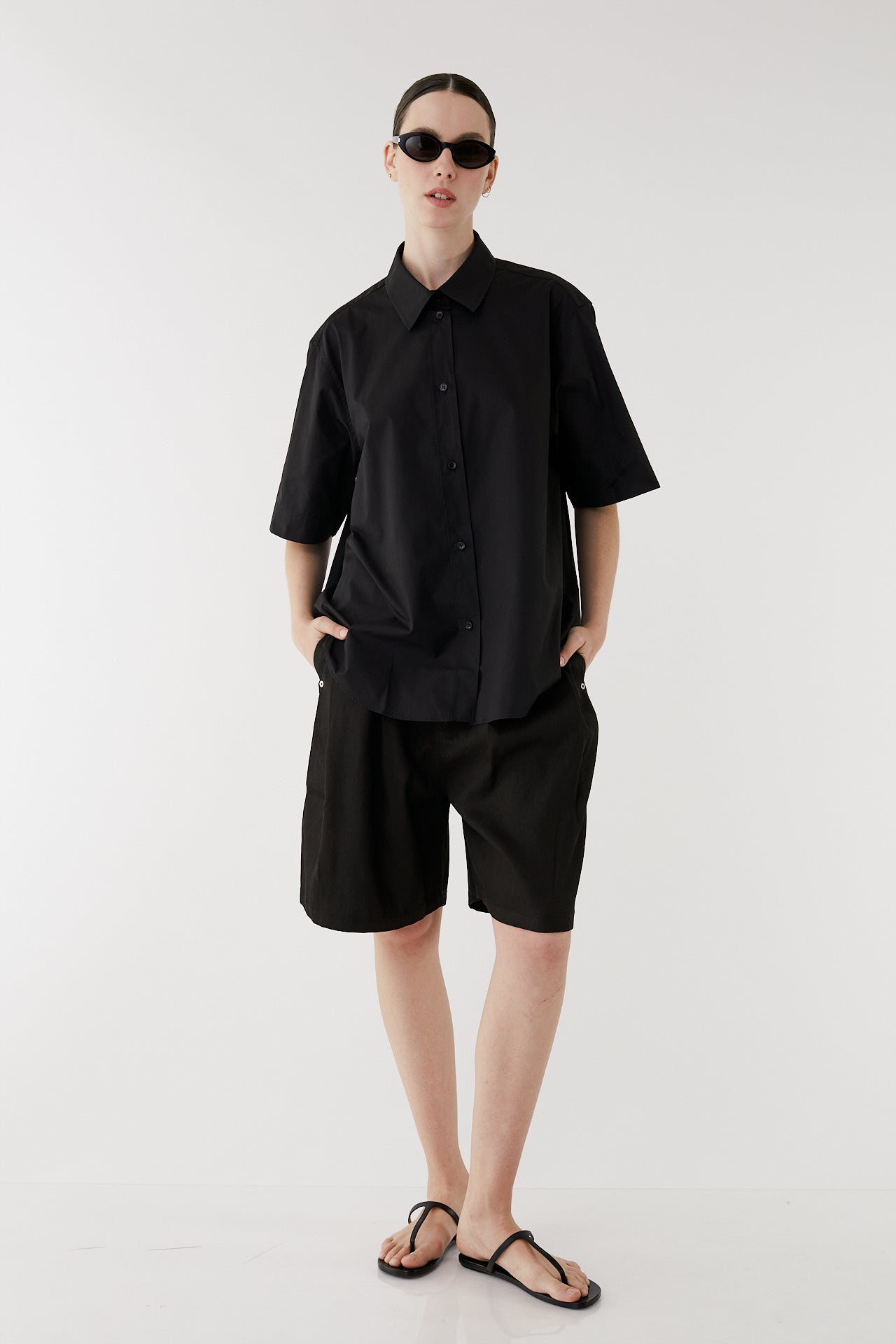 Joy black short denim