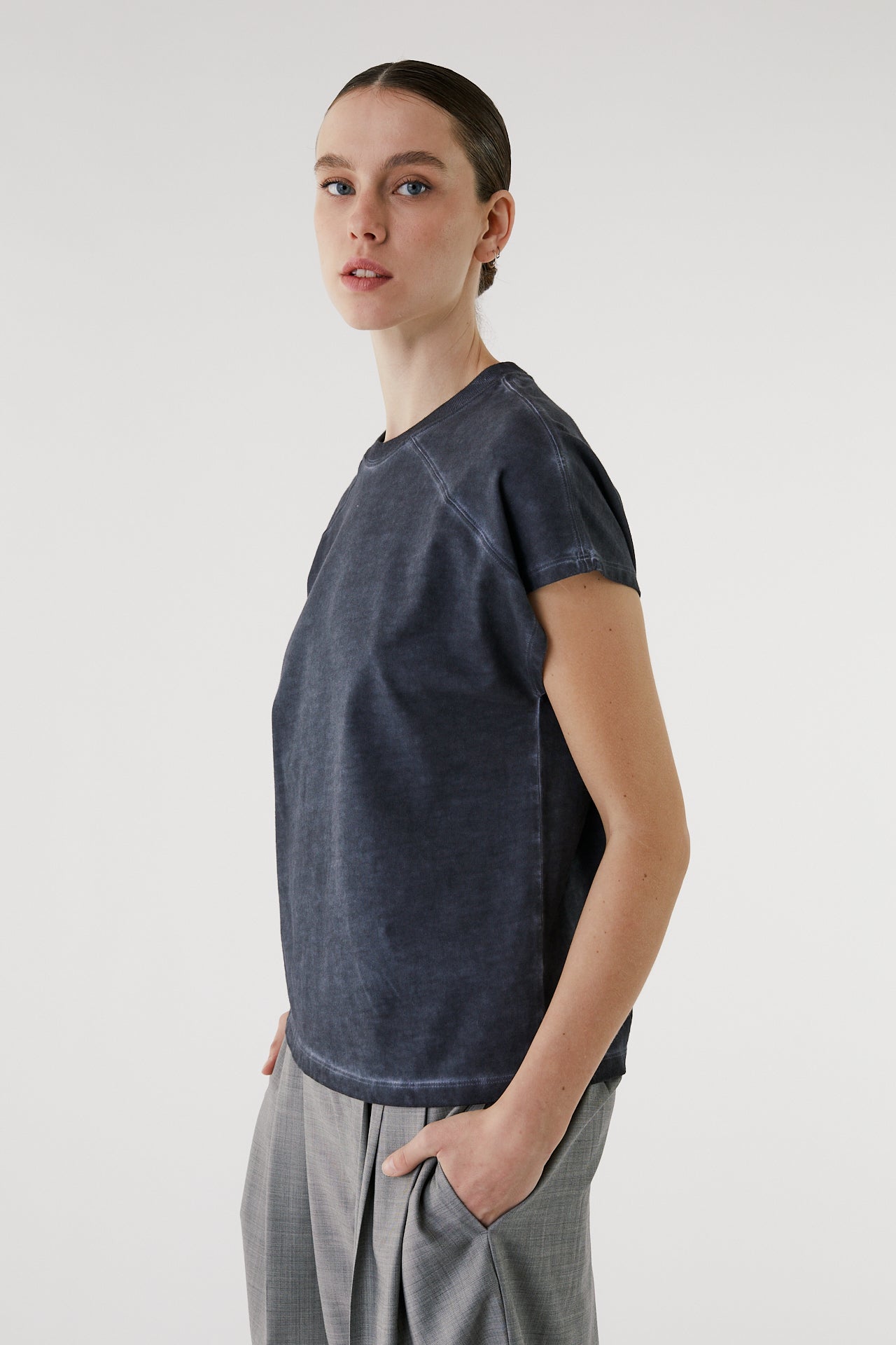 Slab gray crew neck tee