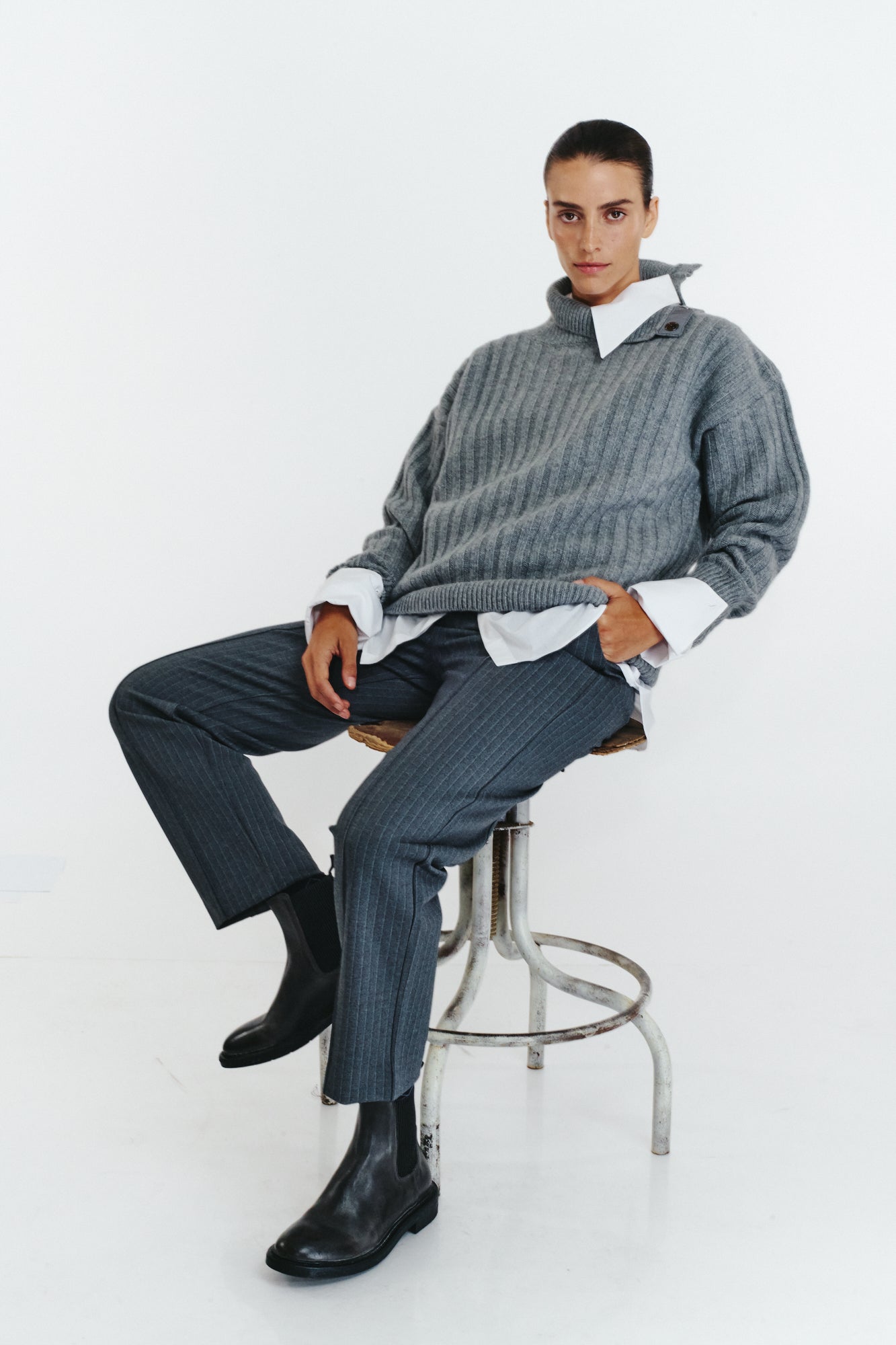 GREY PANIR PANTS