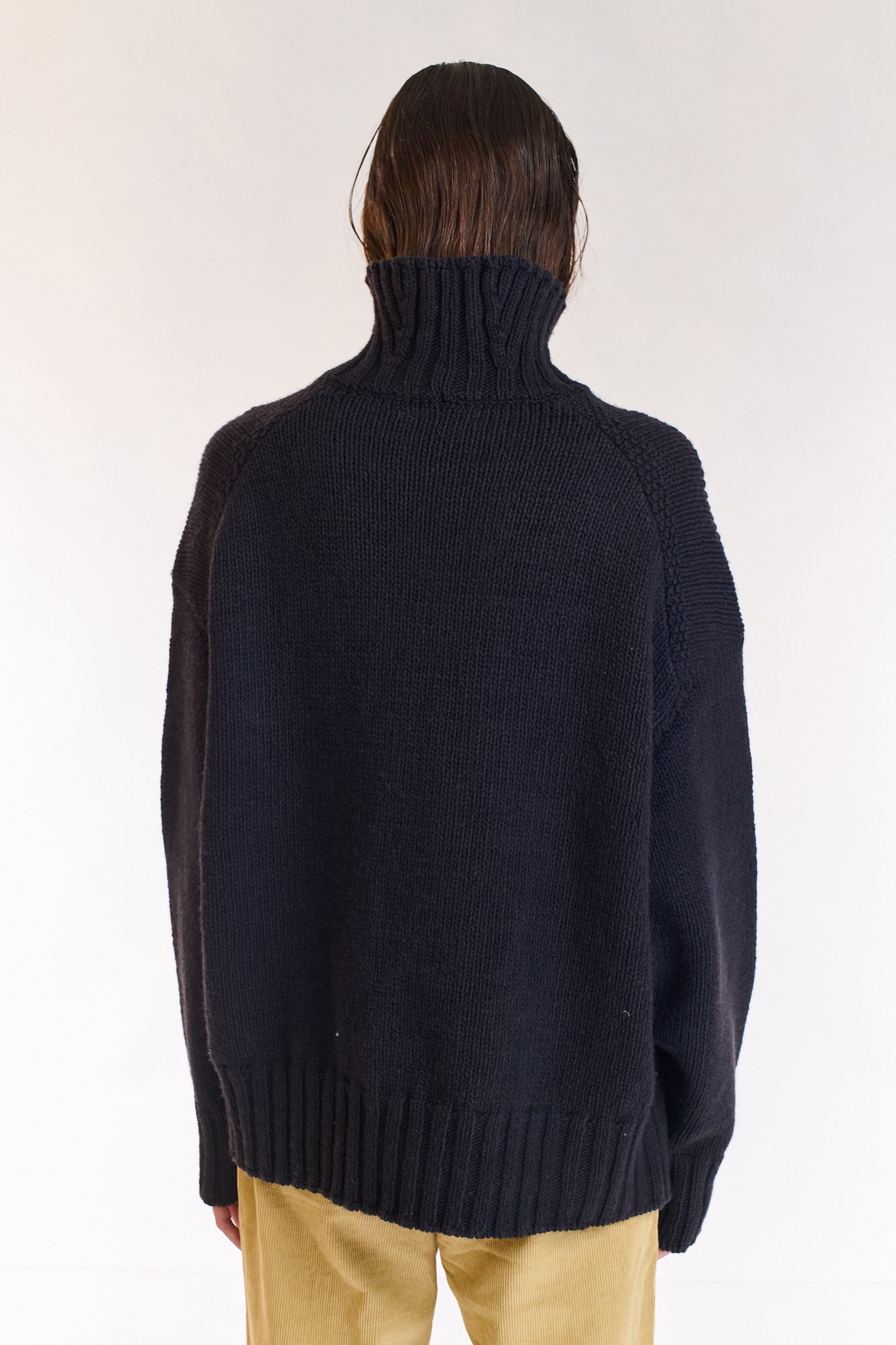 סוודר צמר יפני Mizu שחור