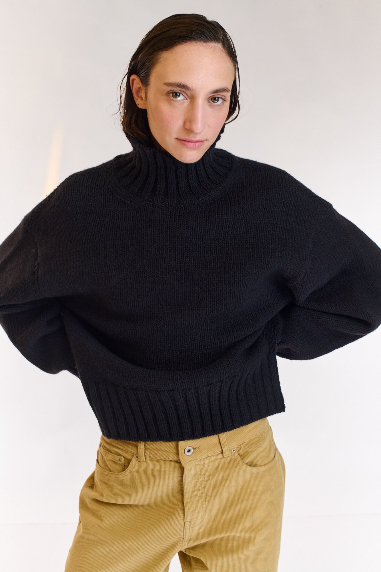 סוודר צמר יפני Mizu שחור