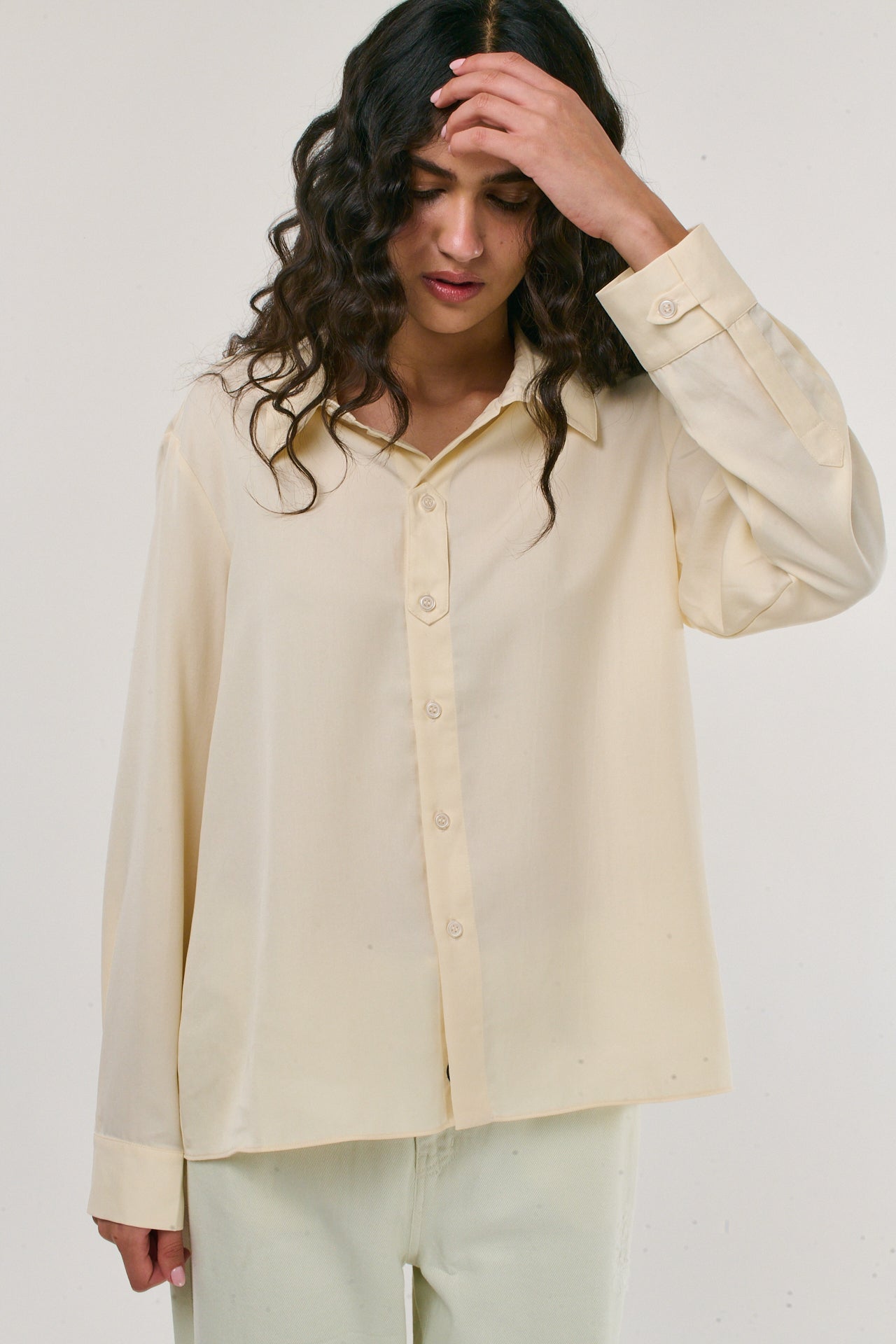 CREAM LIV SHIRT