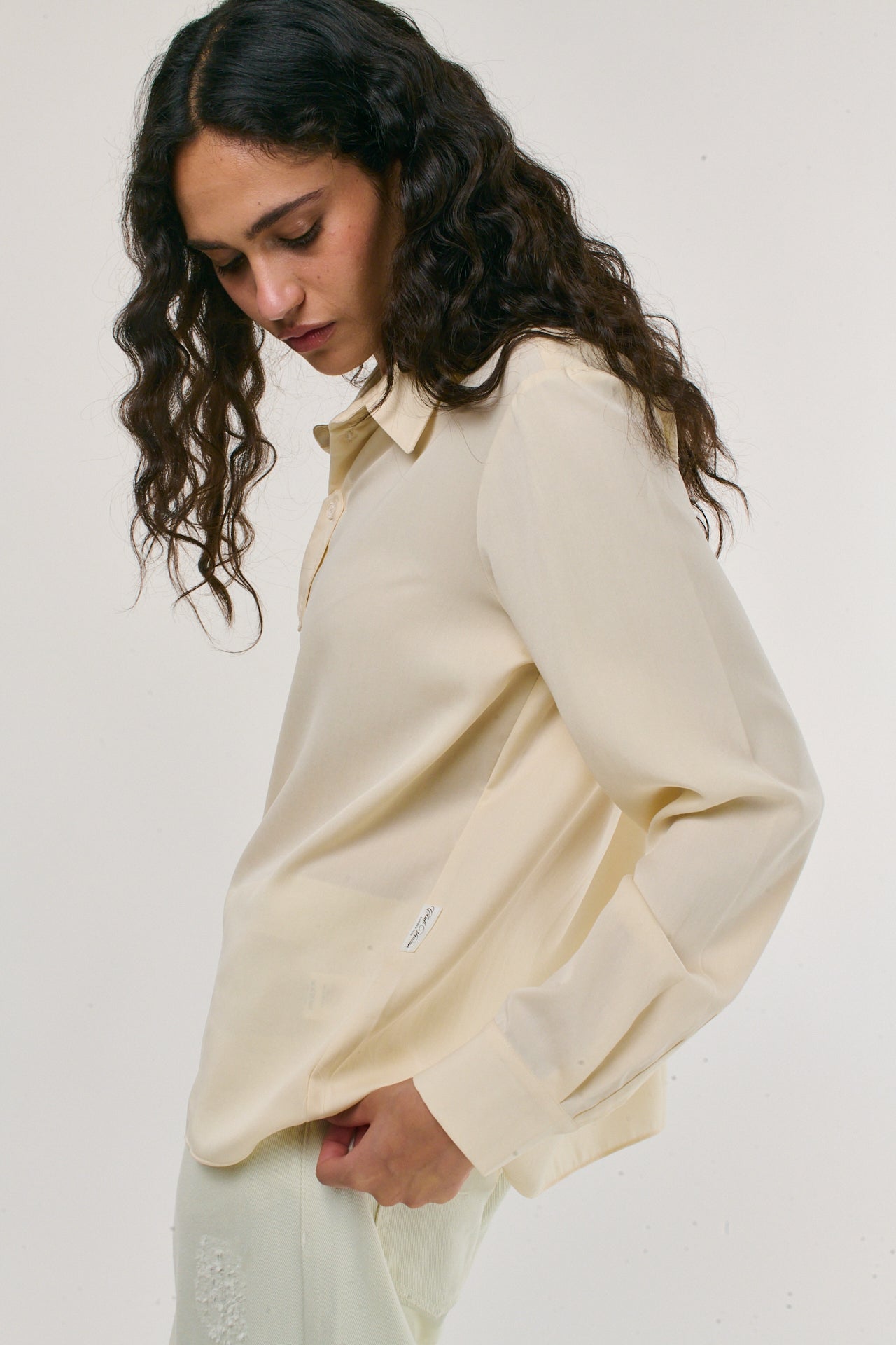CREAM LIV SHIRT
