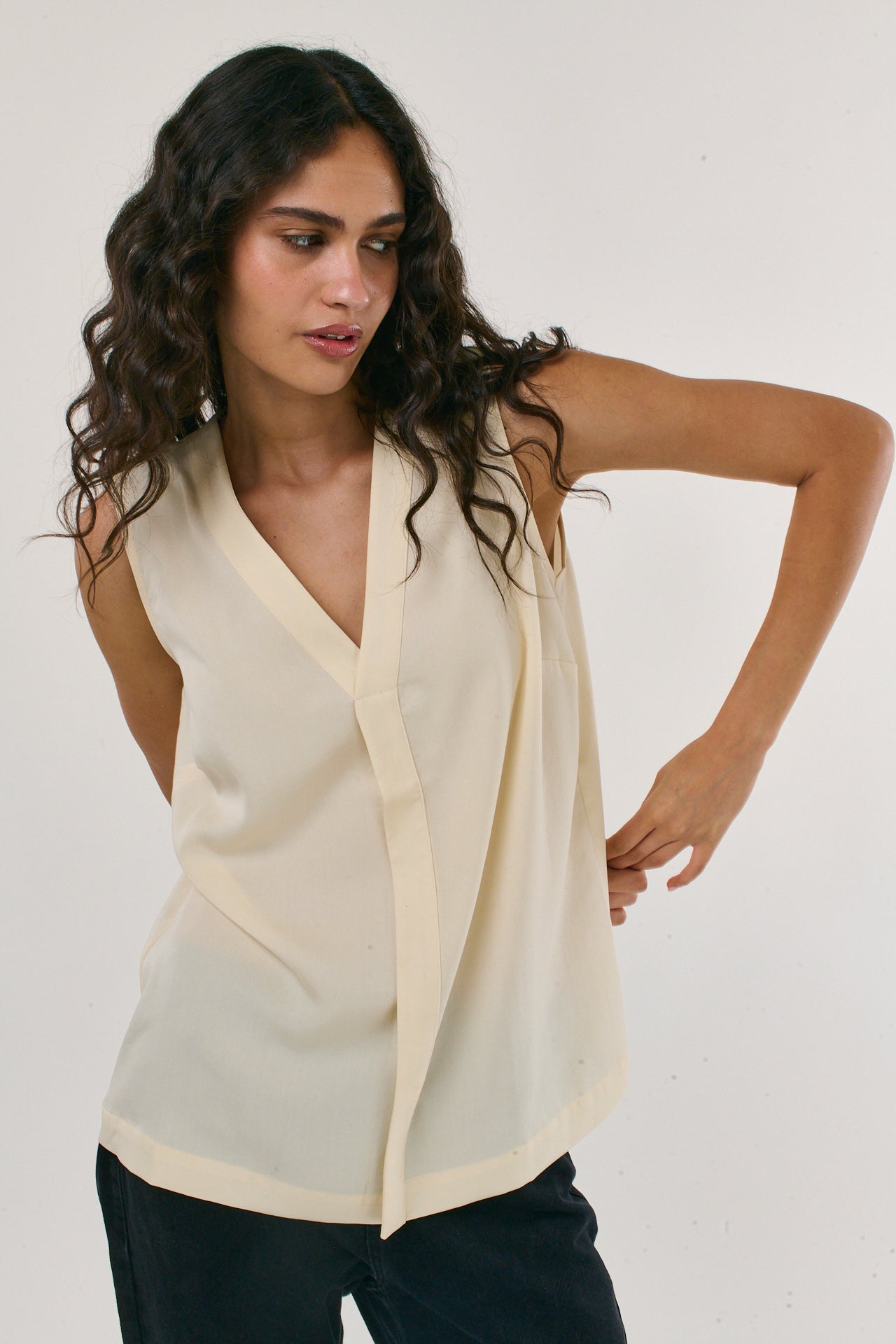 CREAM LIZ SHIRT