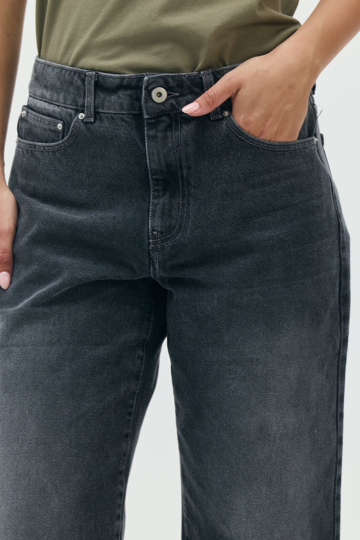 SHARON Straight-Leg Jeans