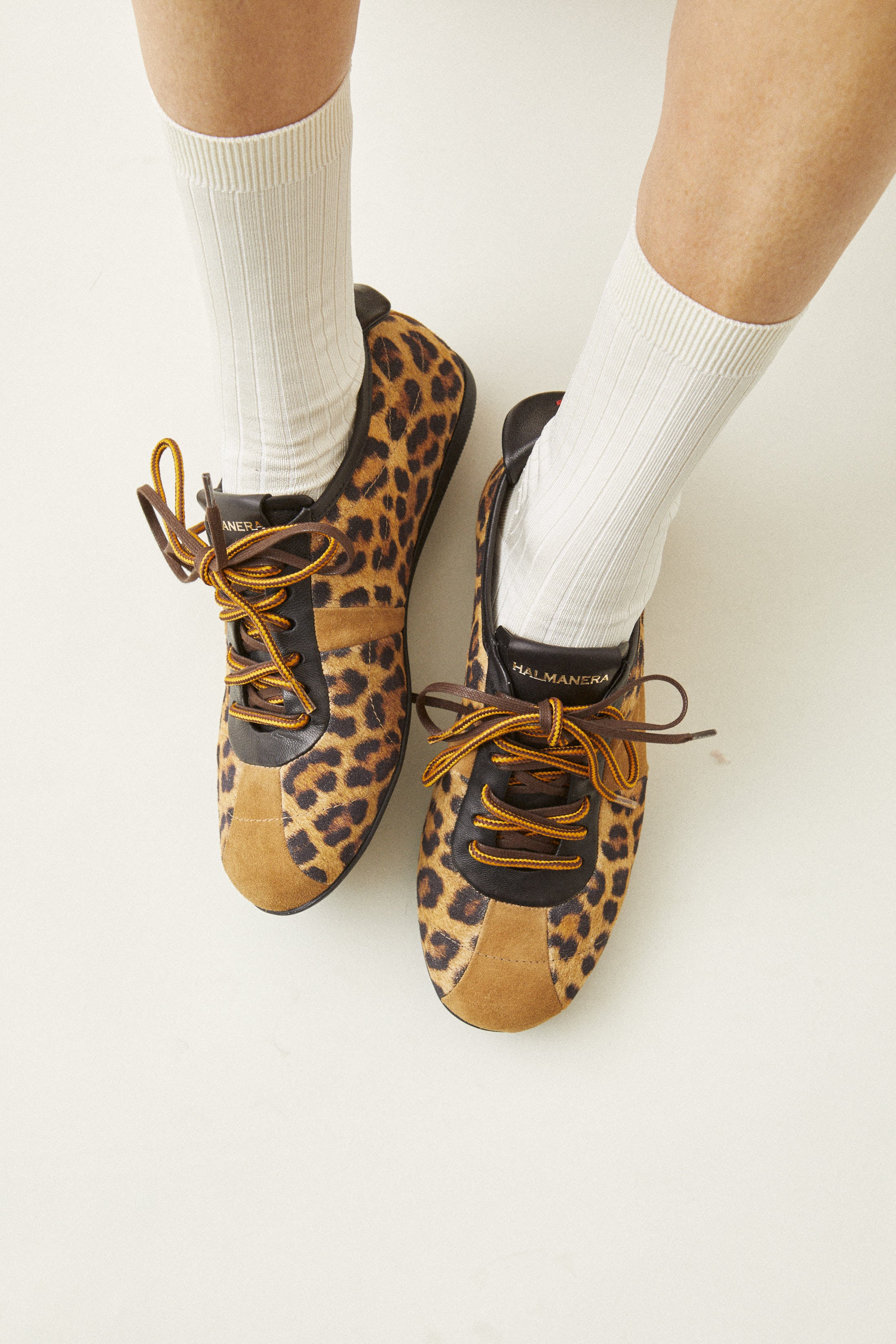 סניקרס בד מנומרות