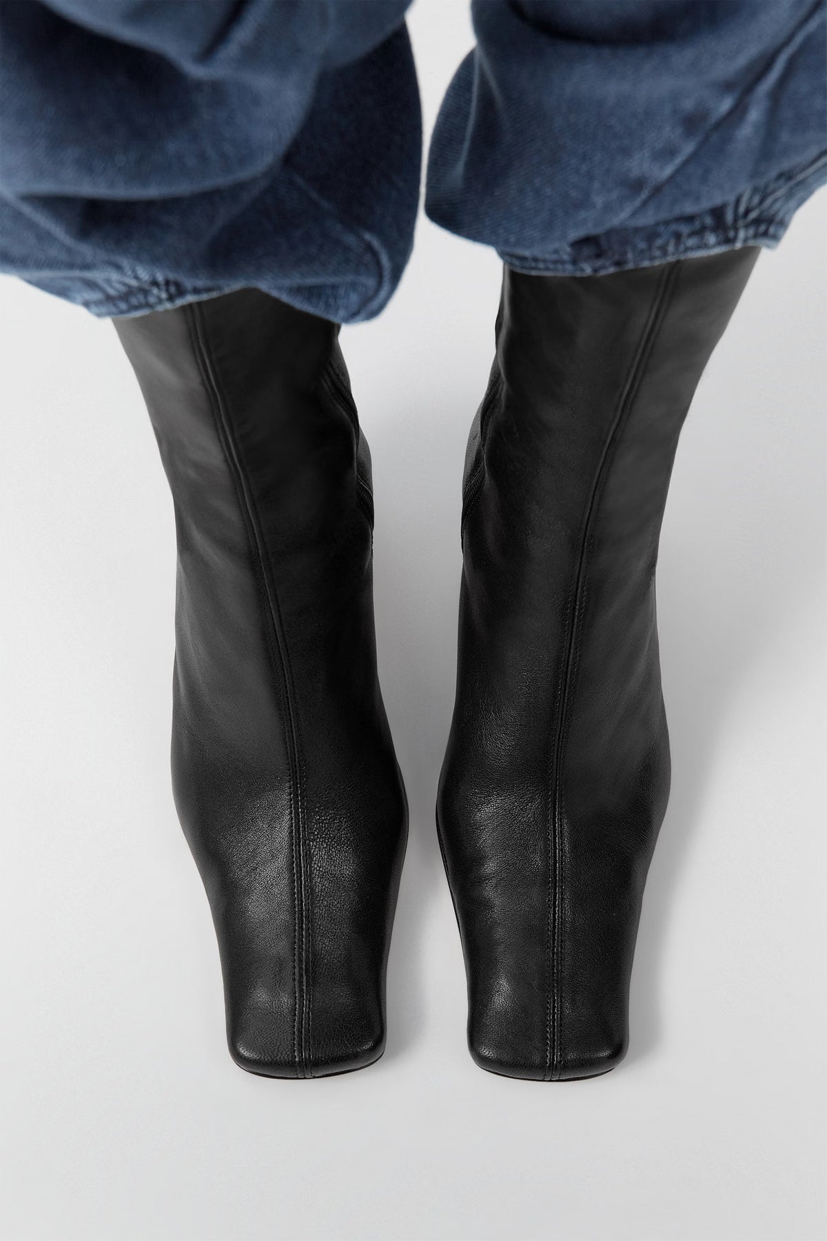 Araxi Black Boots