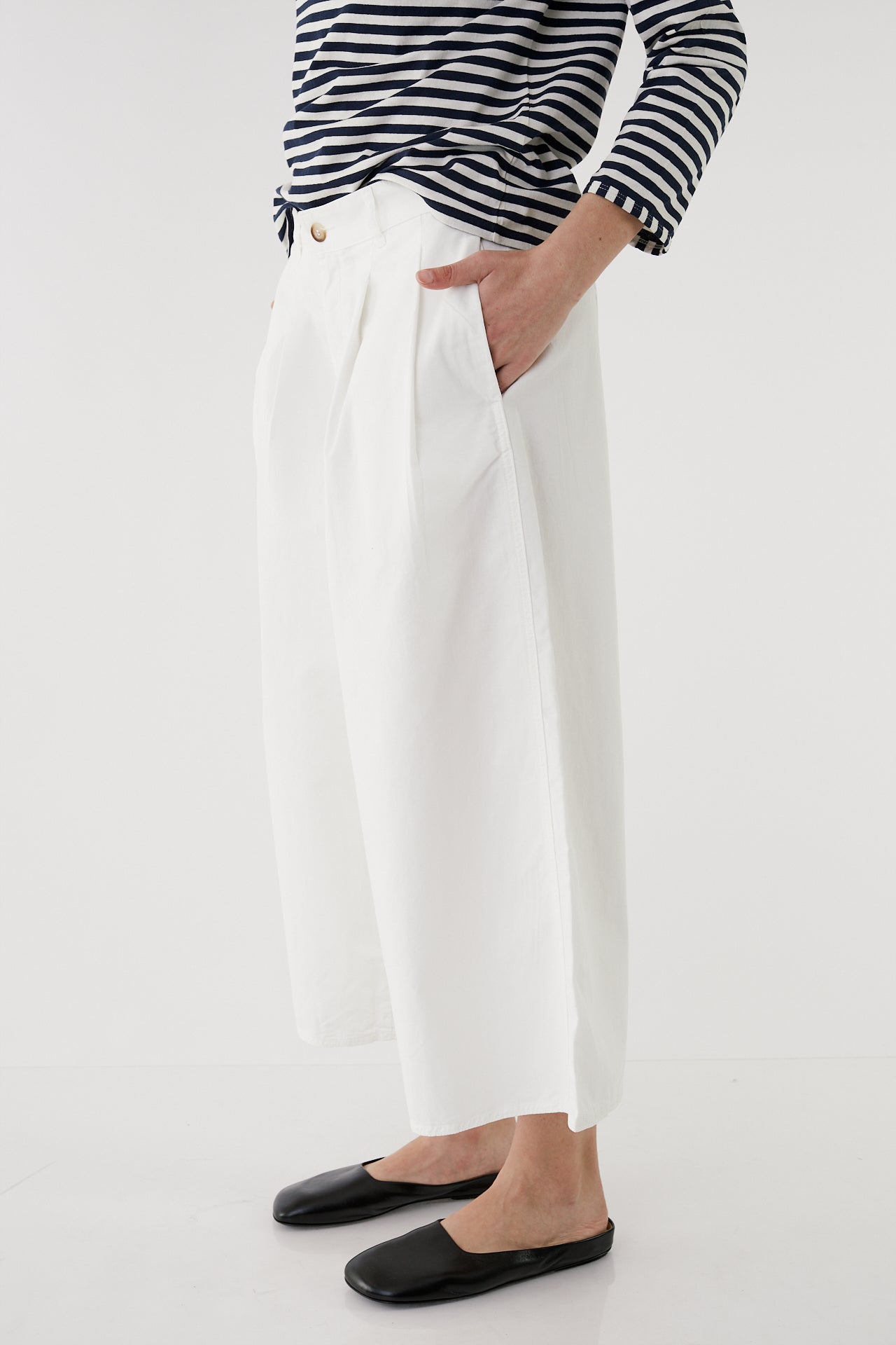 Florence white Flare pants