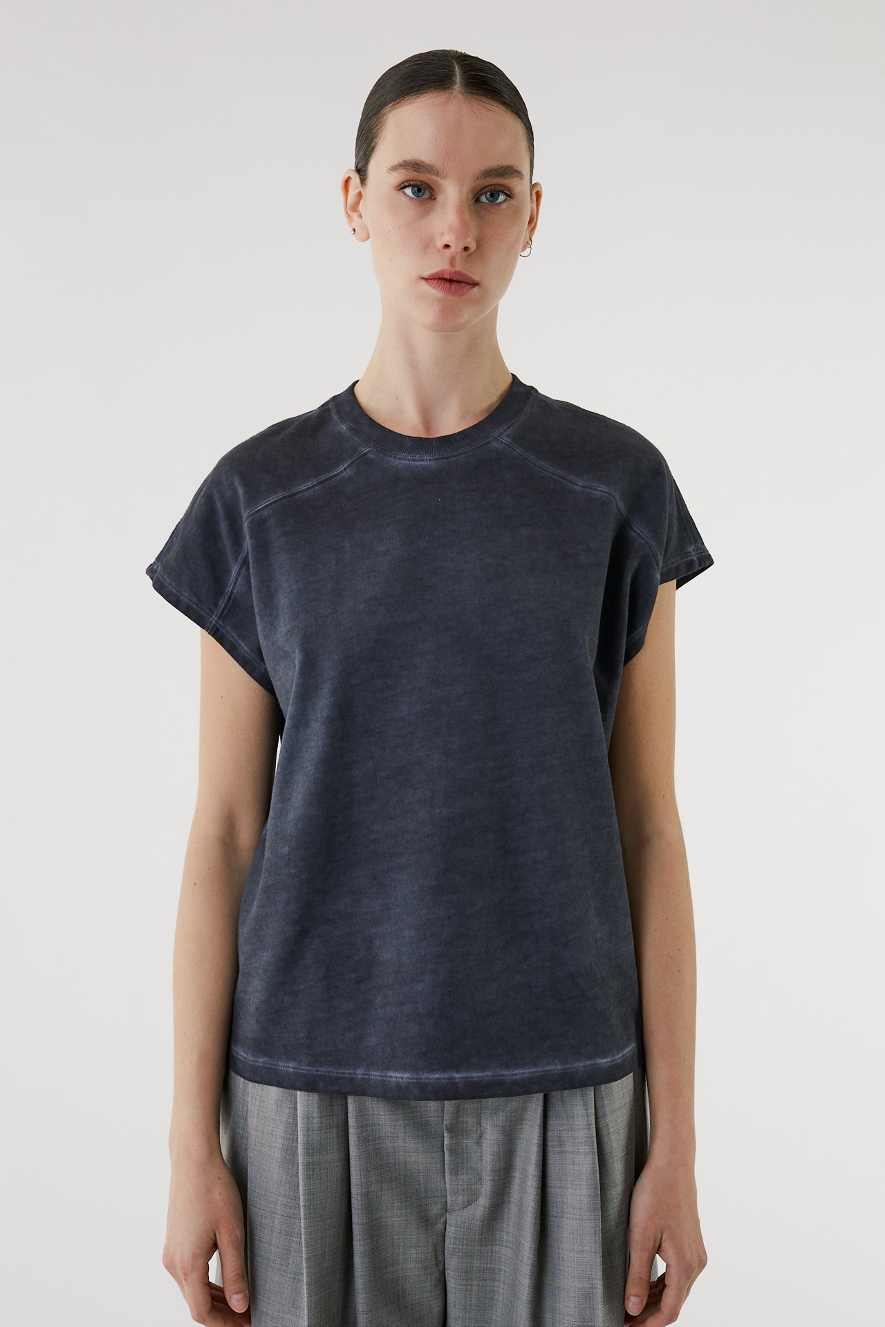 Slab gray crew neck tee