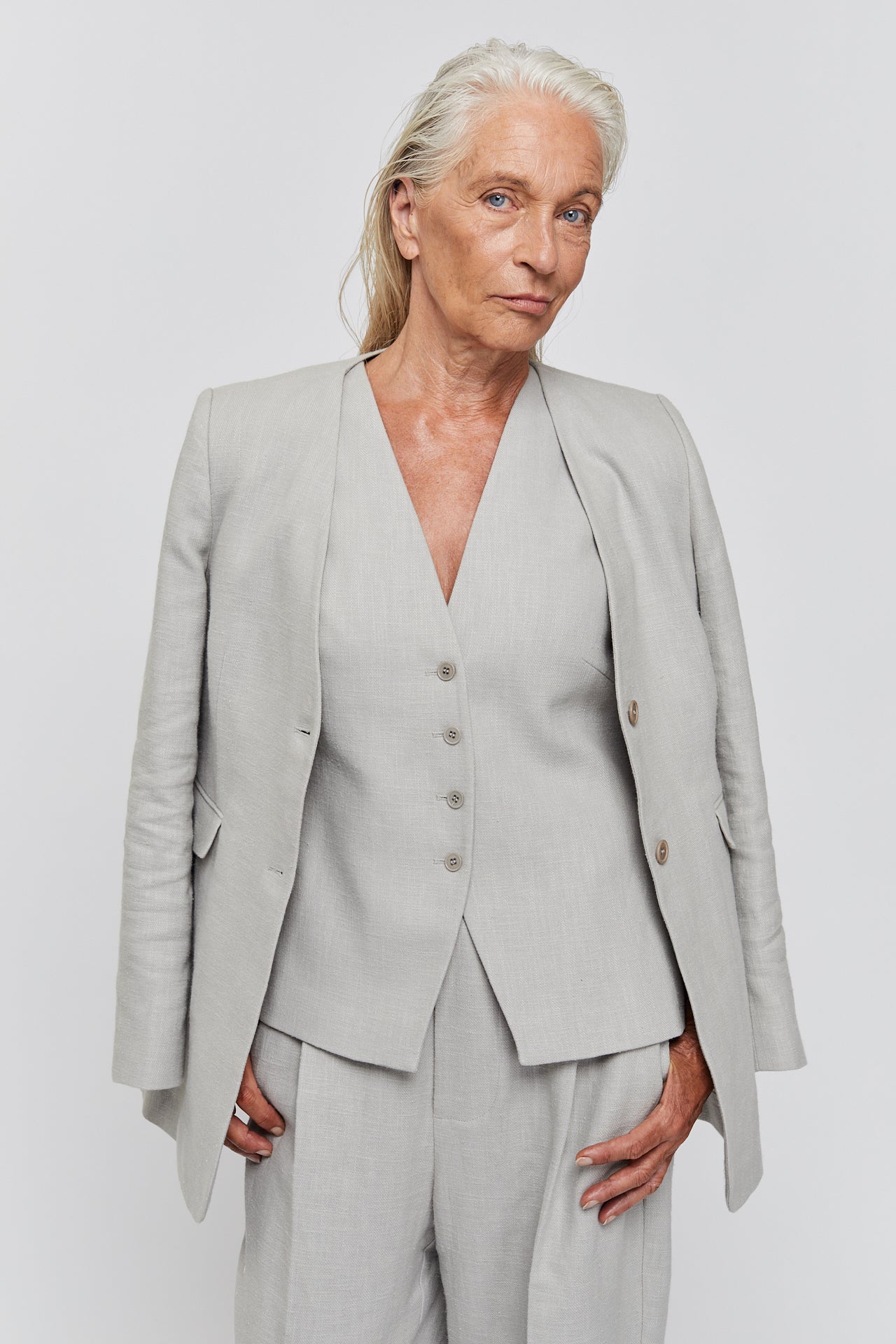 GIL VEST