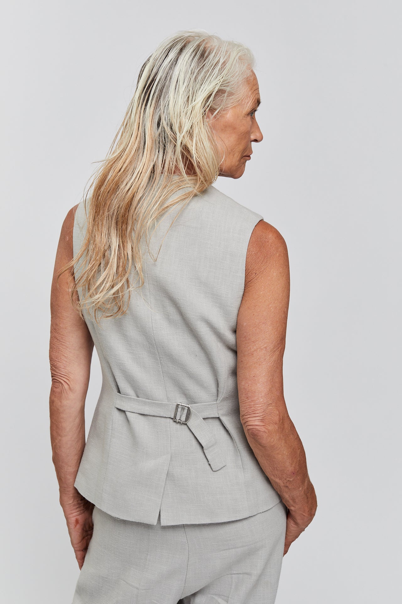 GIL VEST