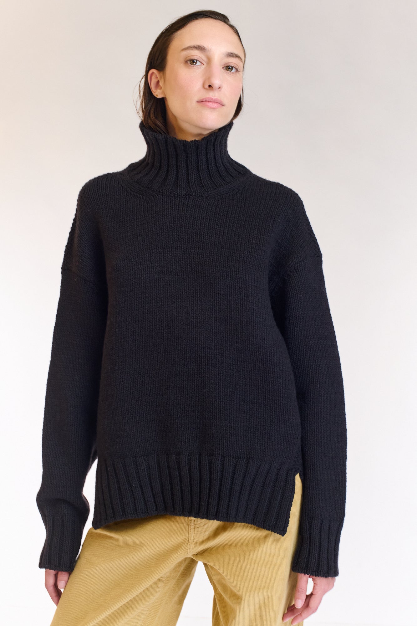 סוודר צמר יפני Mizu שחור