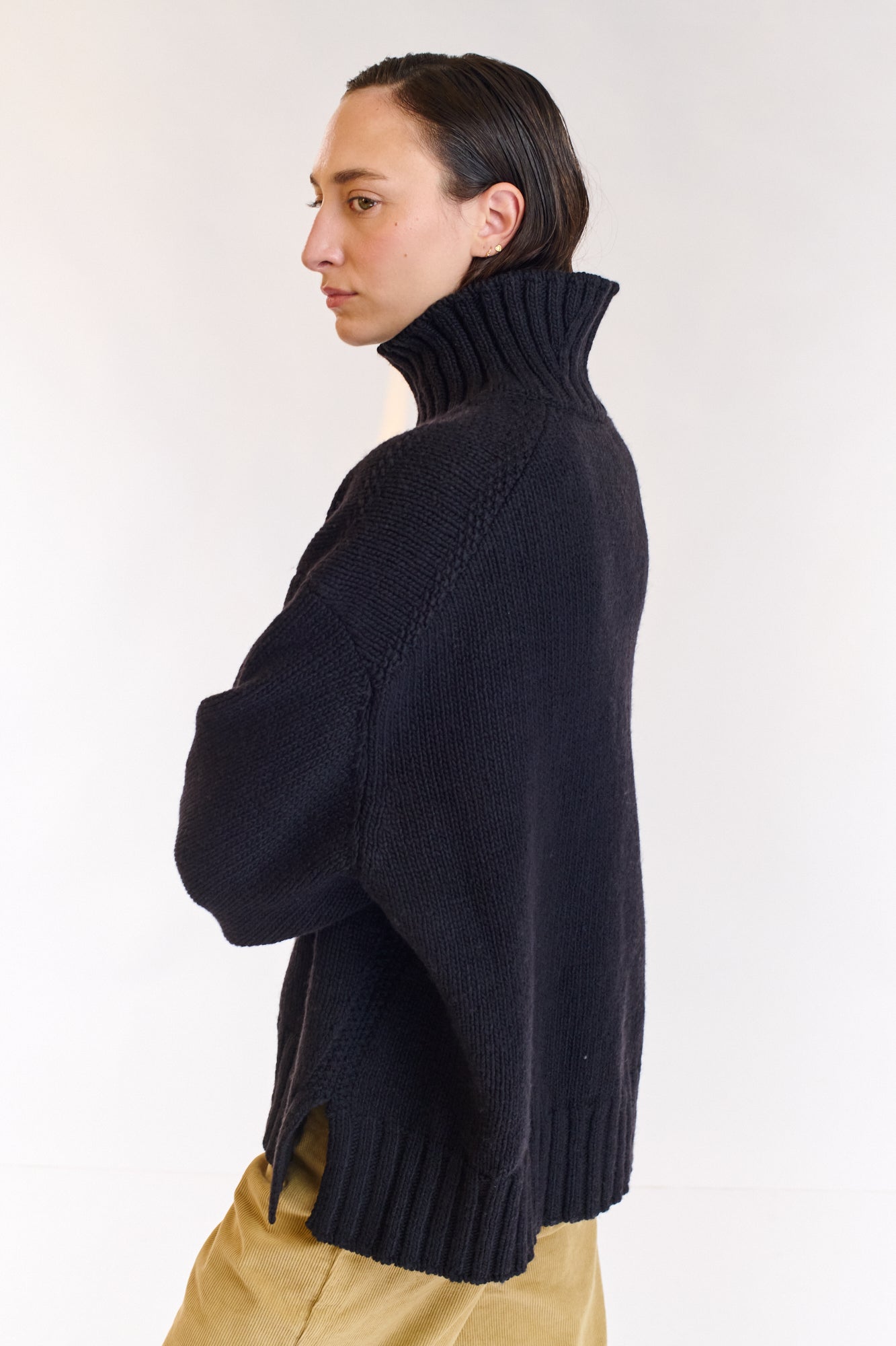 סוודר צמר יפני Mizu שחור