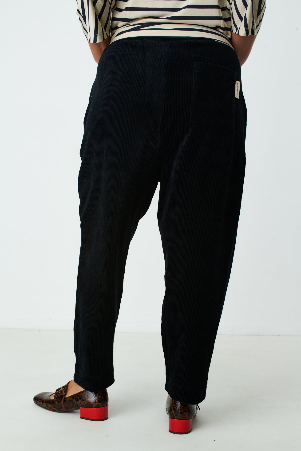 BLACK SYLVIA PANTS