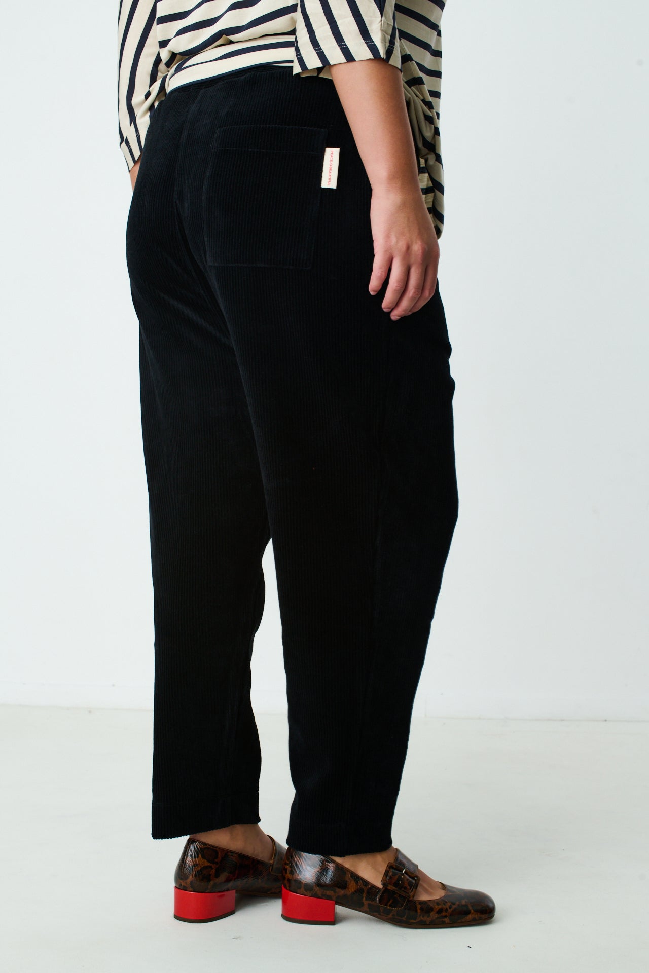 BLACK SYLVIA PANTS