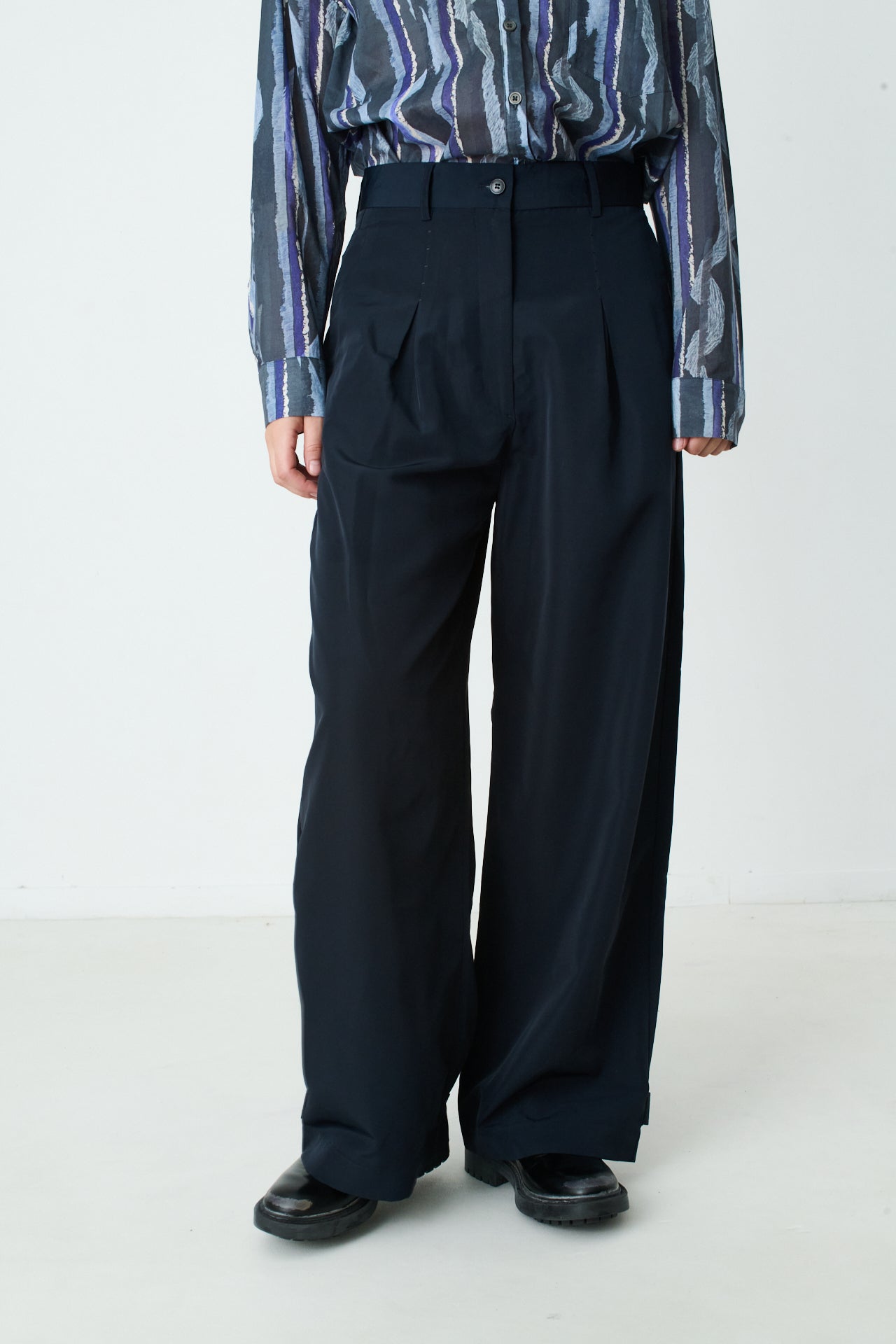 DK.BLUE ARI PANTS