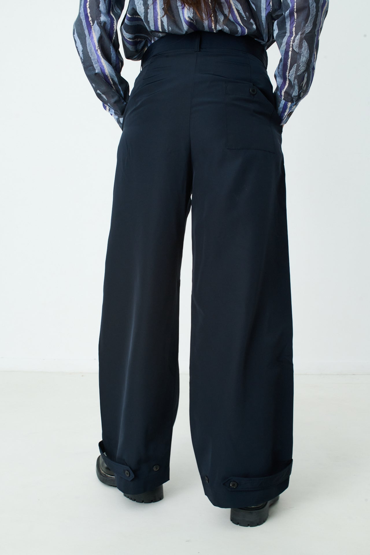 DK.BLUE ARI PANTS