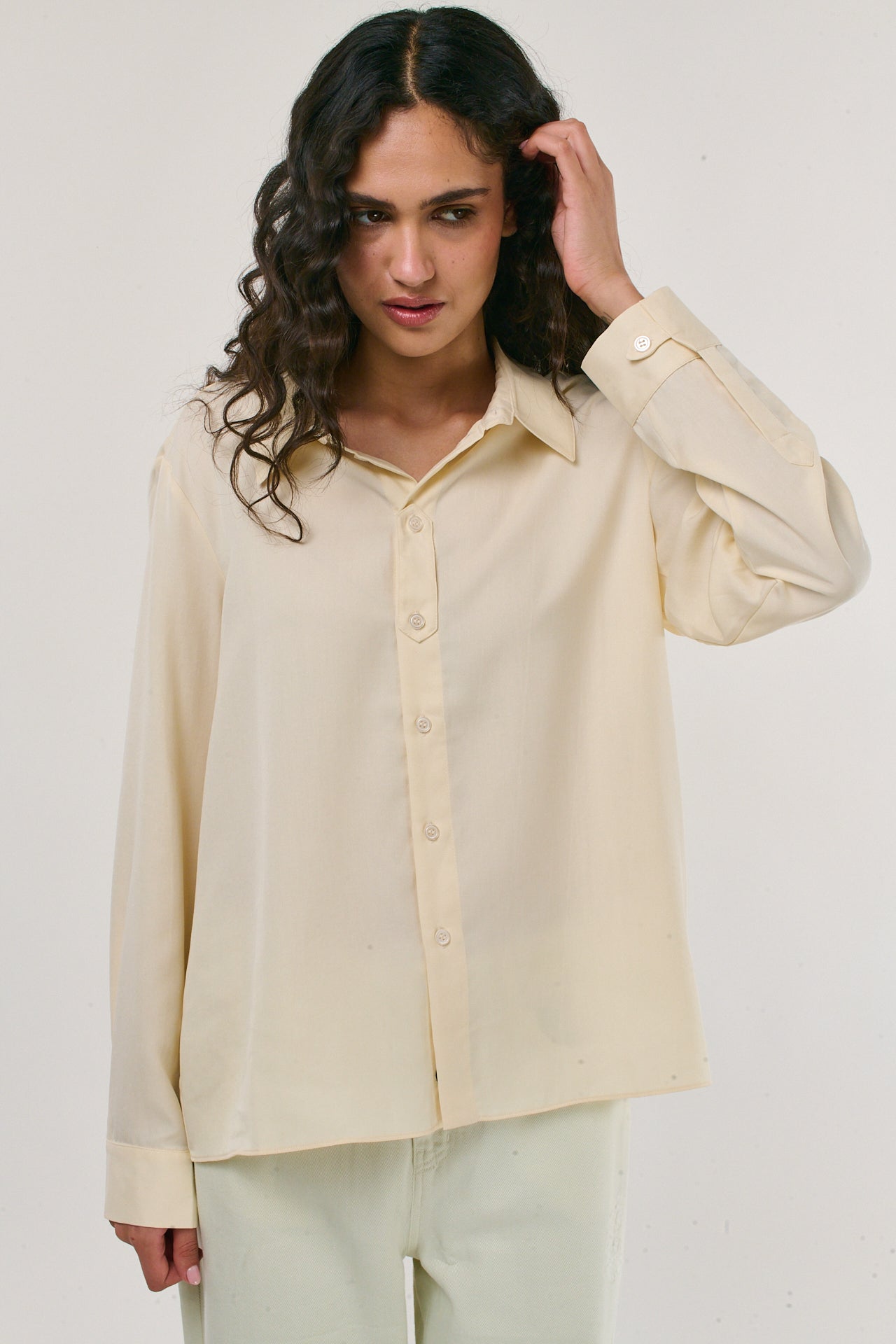 CREAM LIV SHIRT